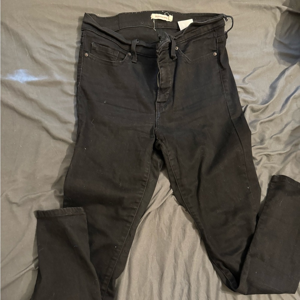 Levi’s 311 Shaping Jeans in Black!